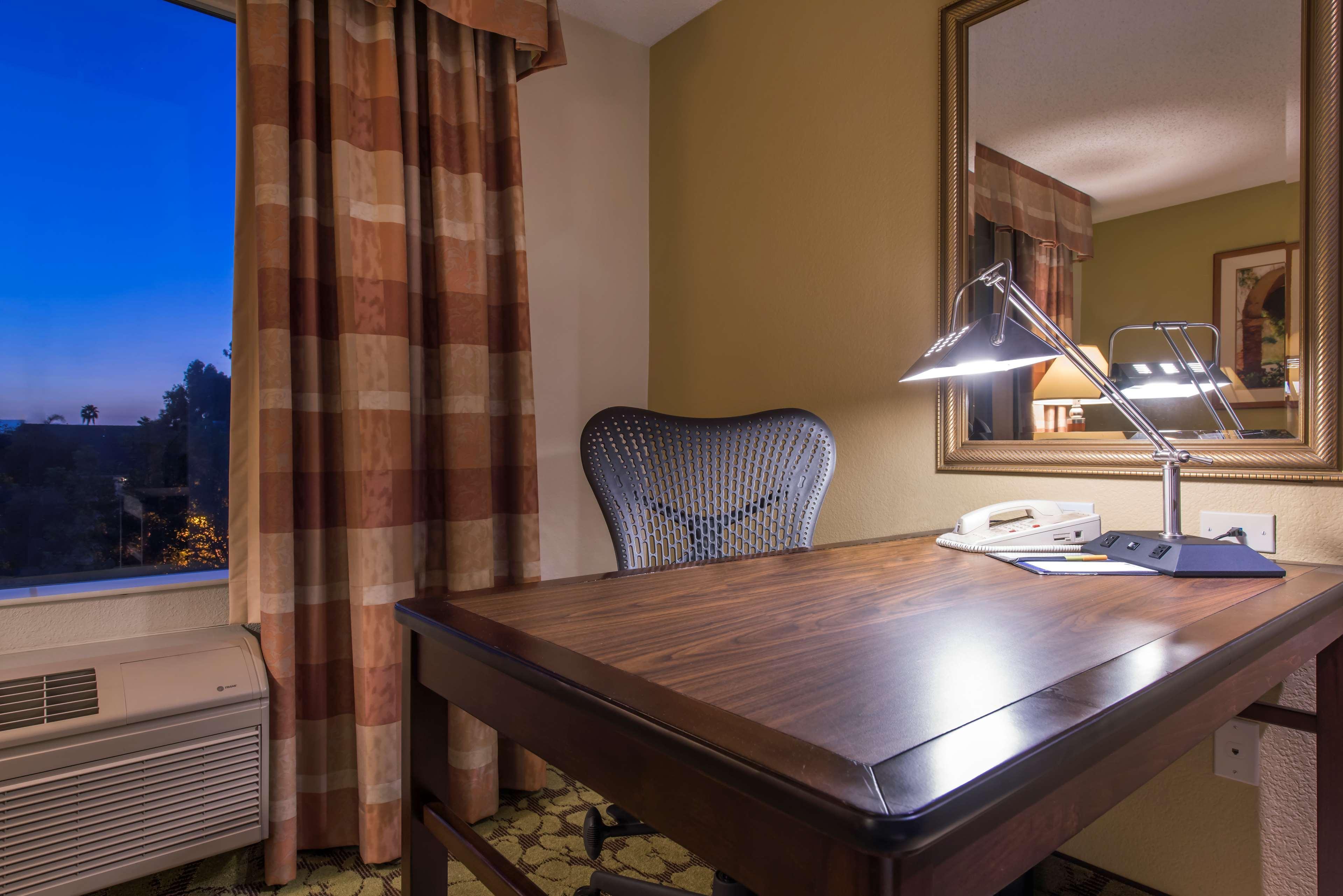 Hilton Garden Inn Arcadia/Pasadena Area Buitenkant foto